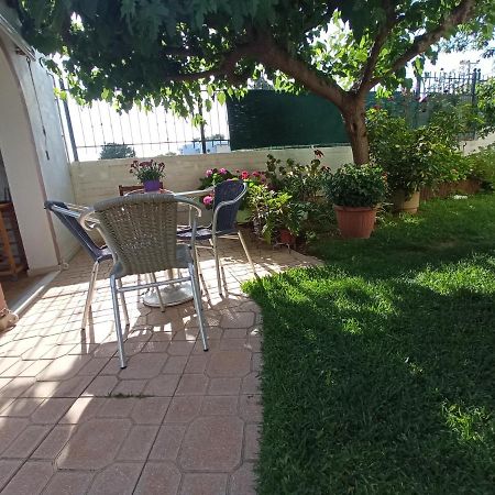 Flat With Garden Near Sea, Port And Airport Apartment Artemida  Luaran gambar