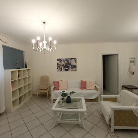 Flat With Garden Near Sea, Port And Airport Apartment Artemida  Luaran gambar