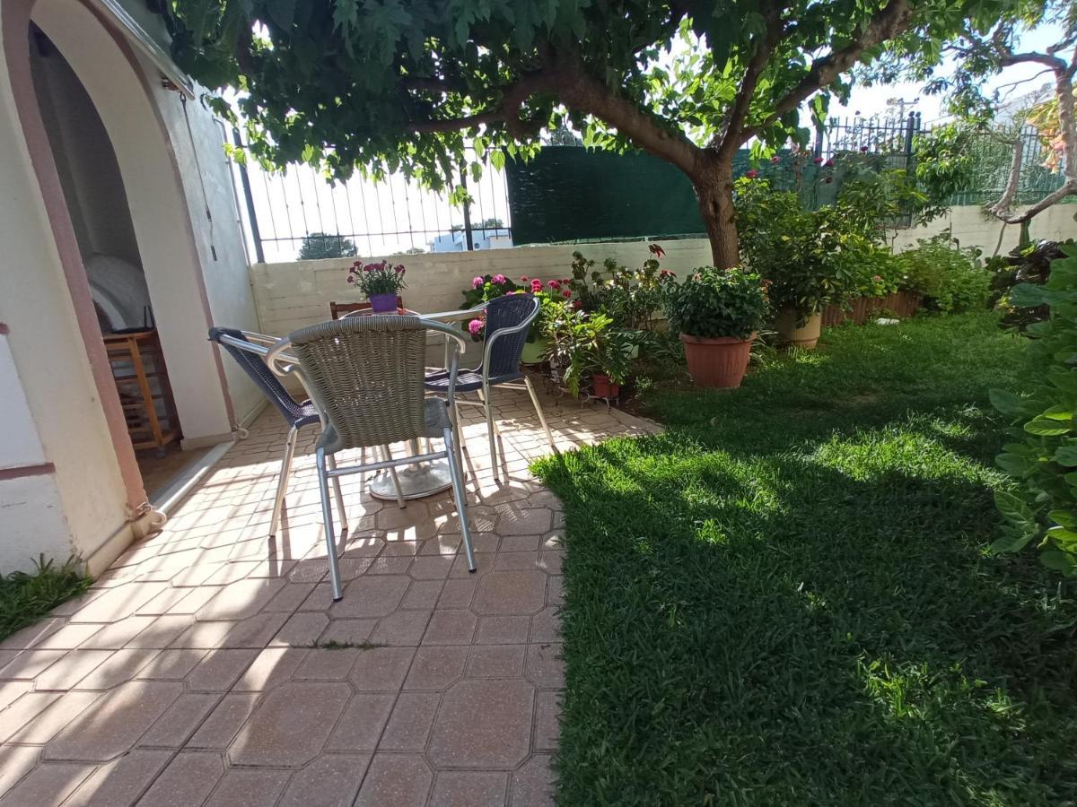 Flat With Garden Near Sea, Port And Airport Apartment Artemida  Luaran gambar